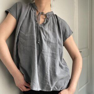 Uniqlo grey peasant top